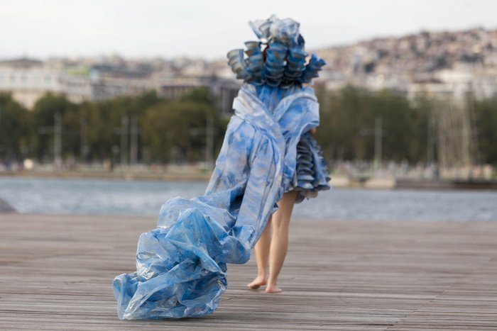 Συνέβη σε επίδειξη στη Θεσσαλονίκη: Μοντέλο σκύβει και γίνεται... η αποκάλυψη [εικόνες] | iefimerida.gr 0