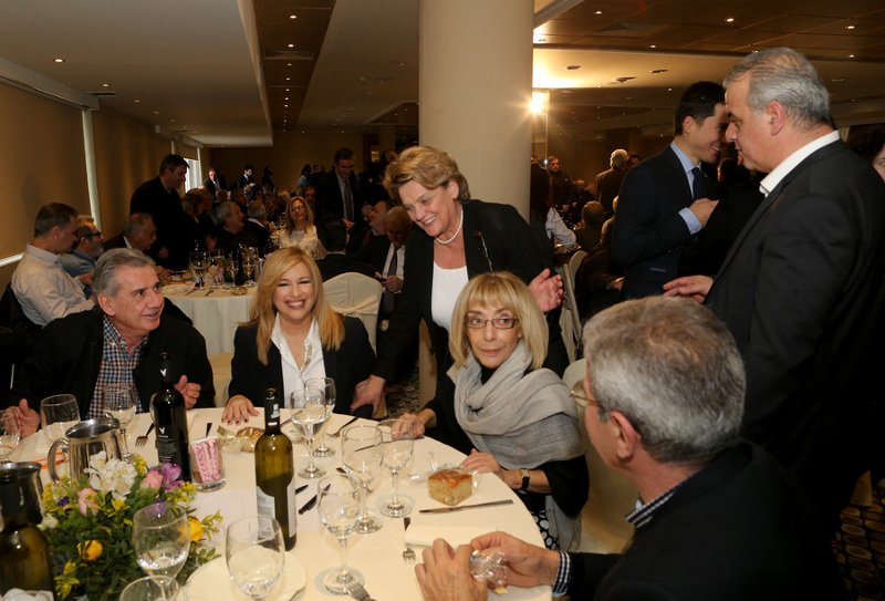 Ολες οι φυλές του ΠΑΣΟΚ στο τραπέζι της Φώφης -Ποιοι πρώην πήγαν στο γεύμα στο Κάραβελ [εικόνες] | iefimerida.gr 10