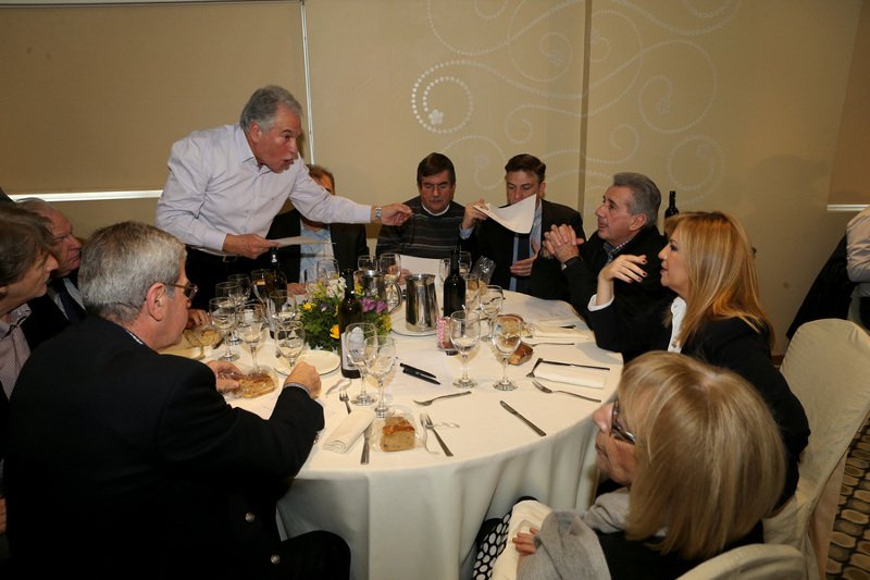 Ολες οι φυλές του ΠΑΣΟΚ στο τραπέζι της Φώφης -Ποιοι πρώην πήγαν στο γεύμα στο Κάραβελ [εικόνες] | iefimerida.gr 11