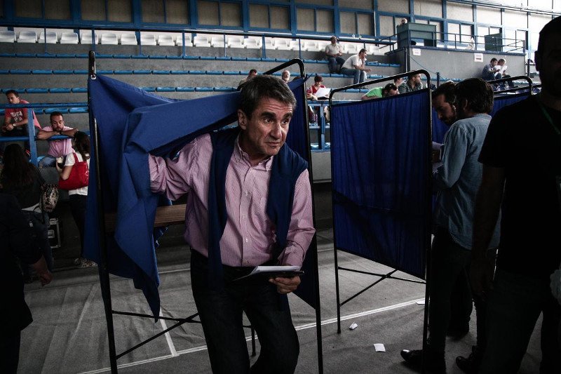 Επεισόδιο στο συνέδριο του ΠΑΣΟΚ: Αγνωστος μοίραζε την πολιτική διαθήκη του Γεννηματά [εικόνες] | iefimerida.gr 14