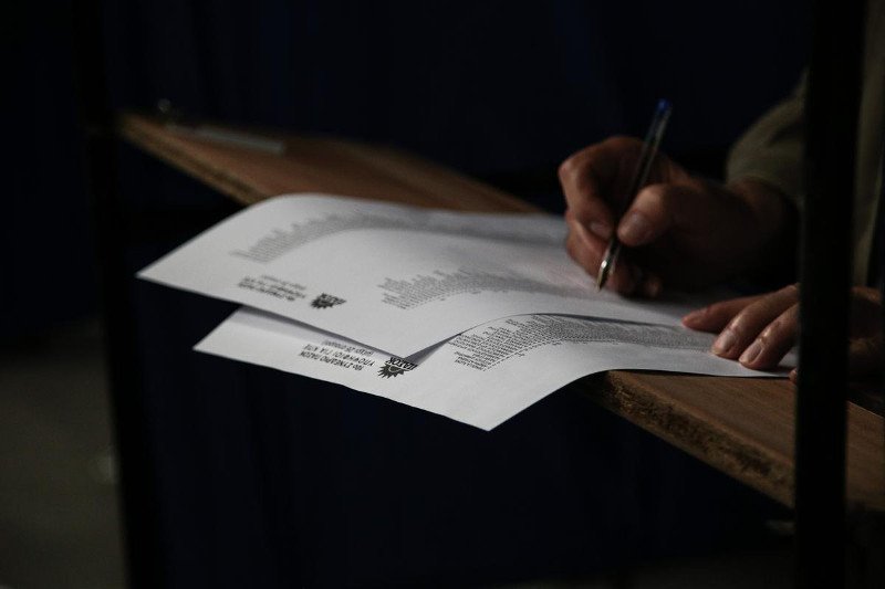 Επεισόδιο στο συνέδριο του ΠΑΣΟΚ: Αγνωστος μοίραζε την πολιτική διαθήκη του Γεννηματά [εικόνες] | iefimerida.gr 6