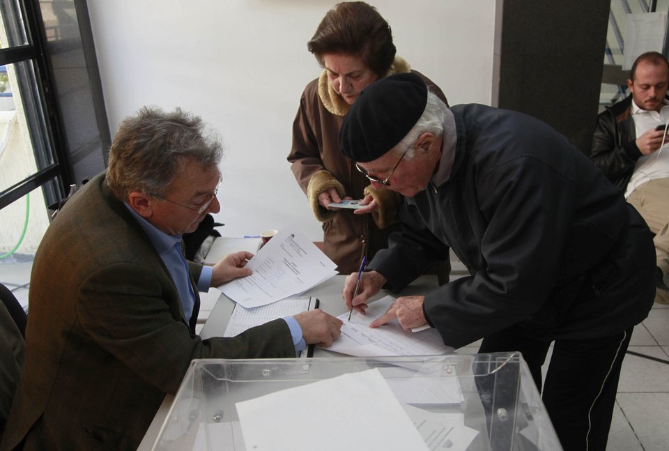 ΠΑΣΟΚ: Συμμετοχή πάνω από 200.000 δείχνουν οι πρώτες αναγωγές [εικόνες] | iefimerida.gr 1