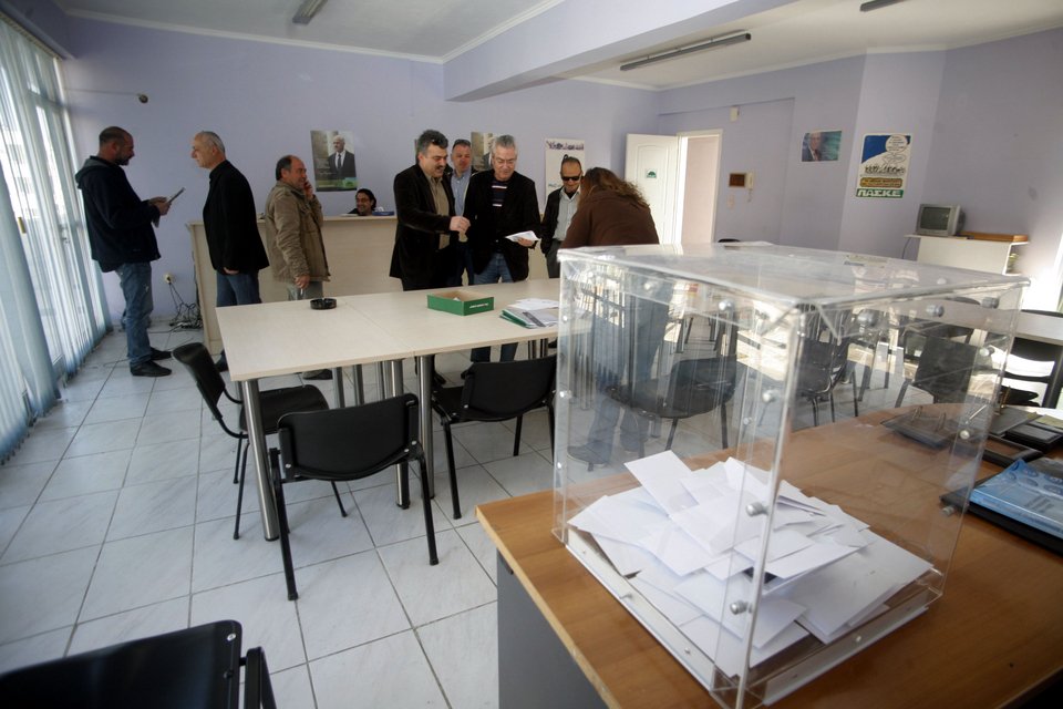 ΠΑΣΟΚ: Συμμετοχή πάνω από 200.000 δείχνουν οι πρώτες αναγωγές [εικόνες] | iefimerida.gr 3