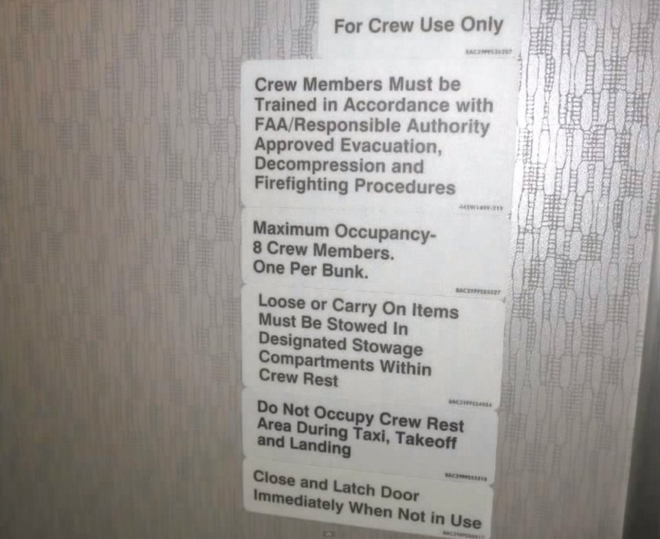 Τι κάνουν οι αεροσυνοδοί όταν εσείς κοιμάστε -Τα κρυφά δωμάτια των αεροπλάνων [εικόνες] | iefimerida.gr 2