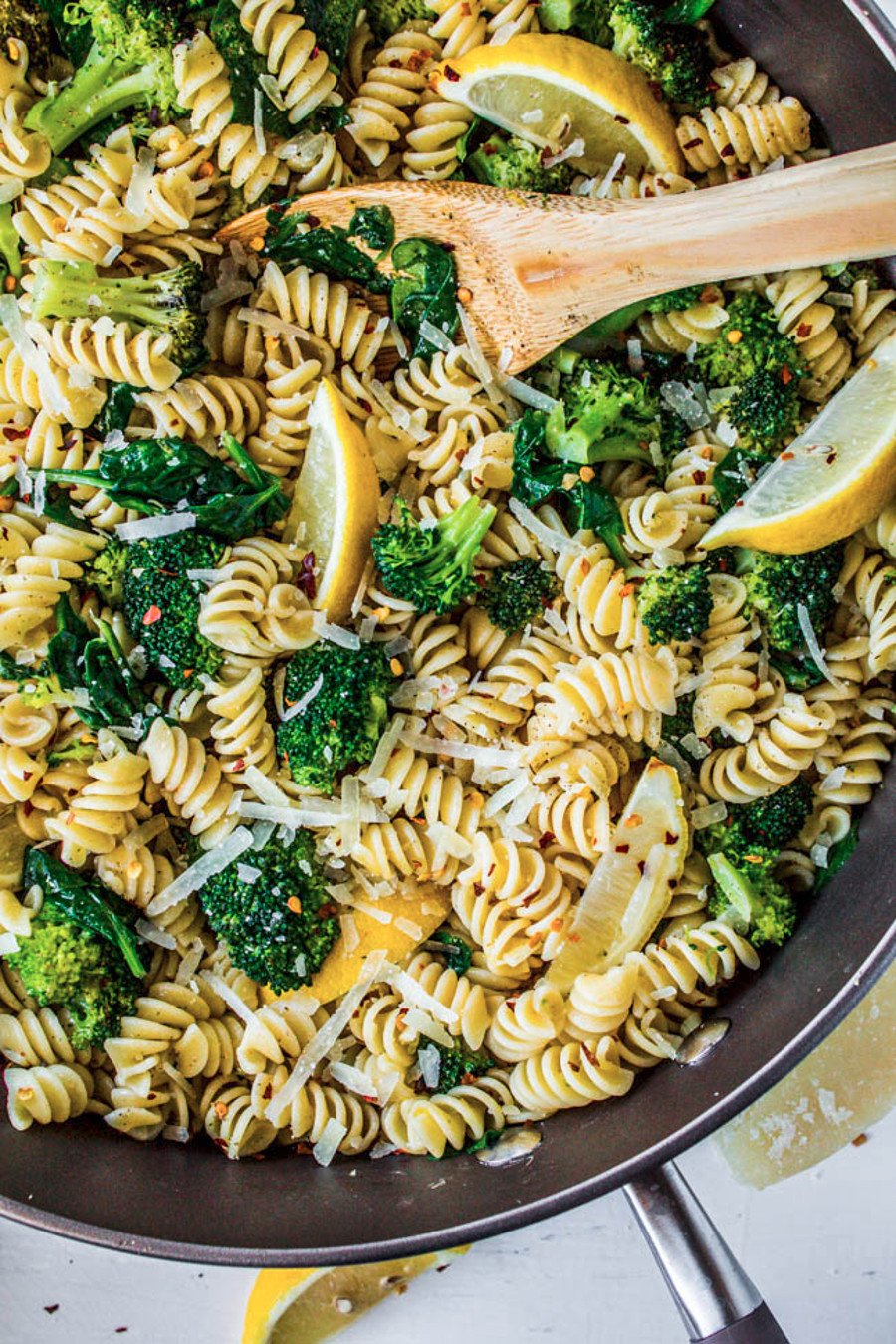 Pasta με μπρόκολο και λεμόνι | iefimerida.gr 0