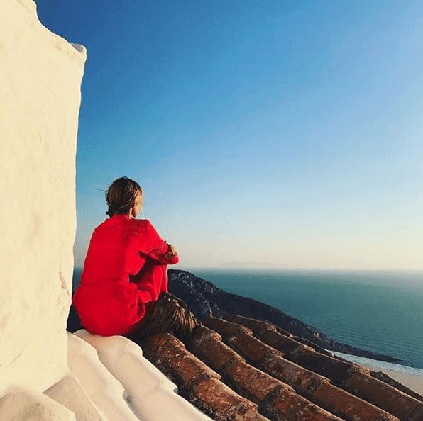 Η Τζένη Μπαλατσινού χαλαρώνει στην Πάτμο [εικόνες] | iefimerida.gr 0