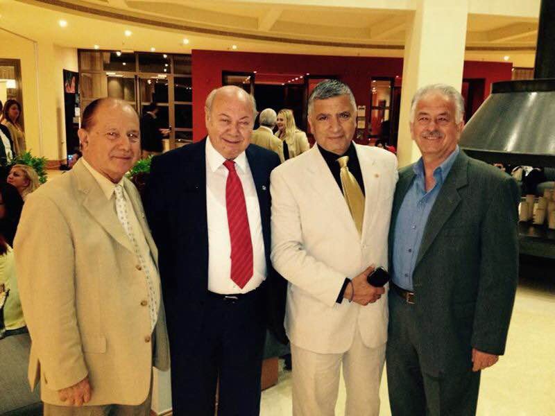 Γιατί ο Πατούλης ντύθηκε... Ferrero Rocher [εικόνες] | iefimerida.gr 3