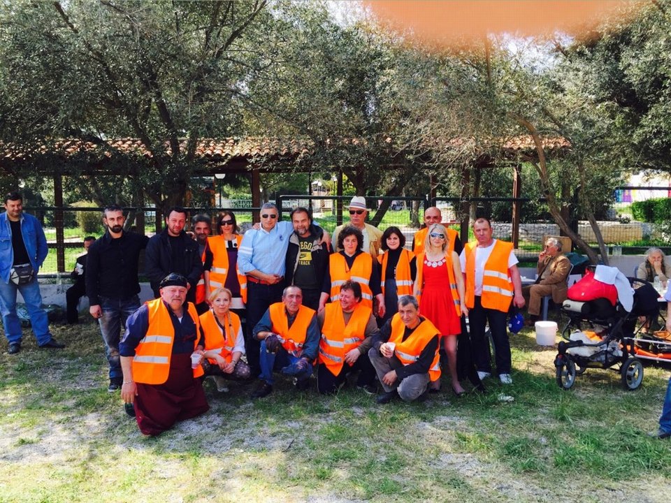 Ο Γιώργος Πατούλης με την εντυπωσιακή σύζυγό του έσυραν τον χορό στο πασχαλινό γλέντι του δήμου Αμαρουσίου [εικόνες] | iefimerida.gr 13