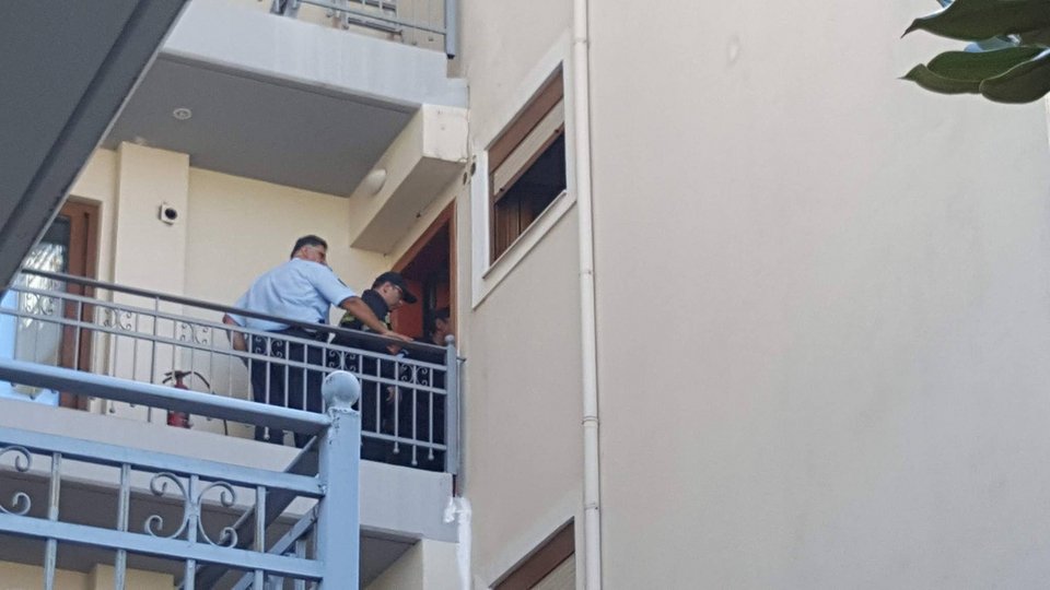 Πάτρα: Τσακώθηκε με την μητέρα της και έβαλε φωτιά να καούν ζωντανές [εικόνες & βίντεο] | iefimerida.gr 0