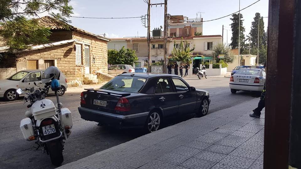 Αίσιο τέλος στην Πάτρα: Οι αστυνομικού έπεισαν τον 45χρονο που απειλούσε να αυτοκτονήσει [εικόνες] | iefimerida.gr 1