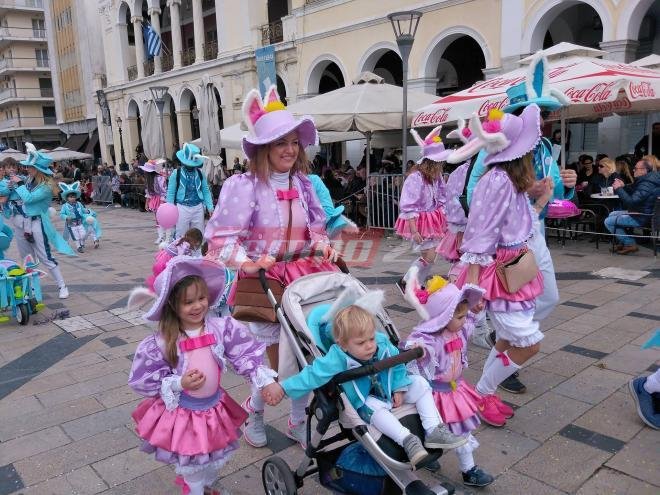 Πάτρα: Οι μικροί καρναβαλιστές έκλεψαν τις εντυπώσεις με την παρέλασή τους [εικόνες] | iefimerida.gr 4