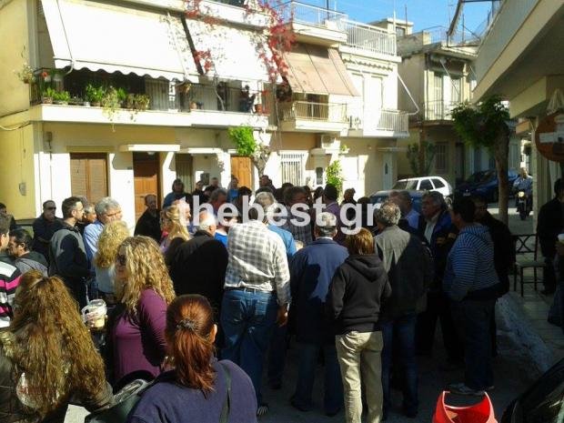 Πανικός στην Πάτρα για μια σακούλα λαχανικών -Η διανομή τροφίμων εξελίχθηκε σε μαζική συγκέντρωση [εικόνες] | iefimerida.gr 3