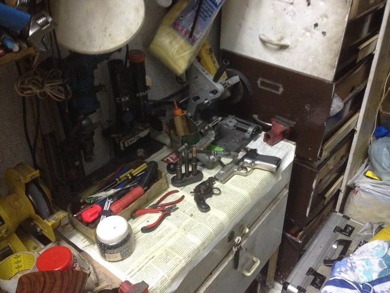 Πάτρα: Εντοπίστηκαν δύο εργαστήρια κατασκευής και συναρμολόγησης όπλων [εικόνες] | iefimerida.gr 1