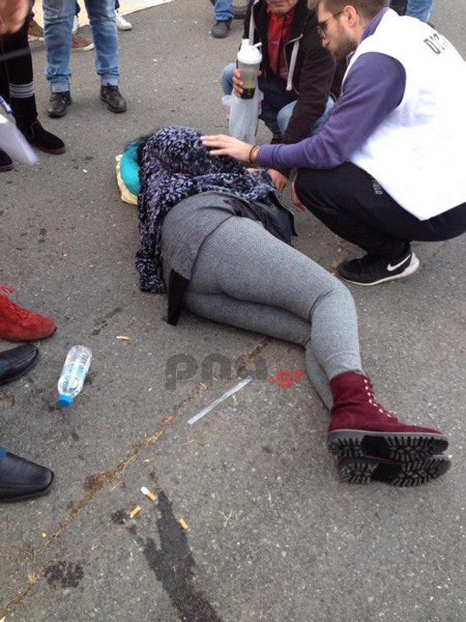  Καρέ-καρέ η στιγμή που αυτοκίνητο πέφτει στο πλήθος σε αγώνες στην Τρίπολη [εικόνες & βίντεο] | iefimerida.gr 4