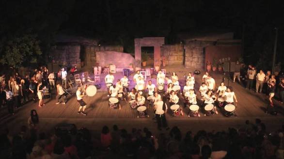 Κέφι παρά το τσουχτερό κρύο -Ξεκίνησε το Καρναβάλι της Πάτρας [εικόνες & βίντεο] | iefimerida.gr 2