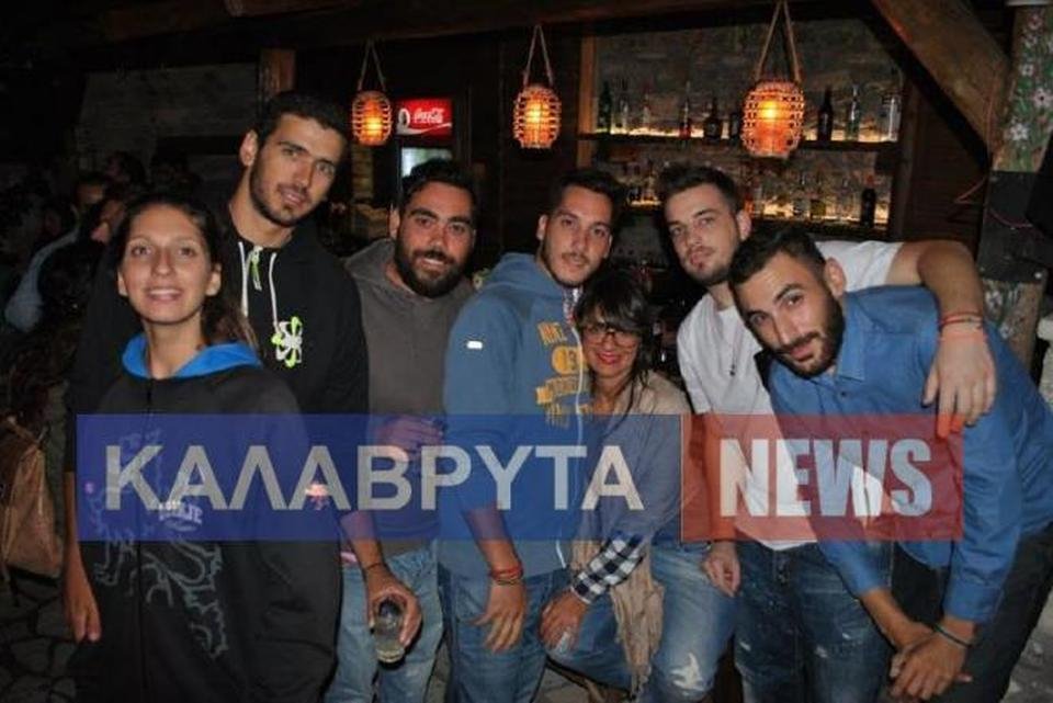 Ποιος είναι ο τσολιάς που έκλεψε τις εντυπώσεις στο Προεδρικό Μέγαρο [εικόνες] | iefimerida.gr 2