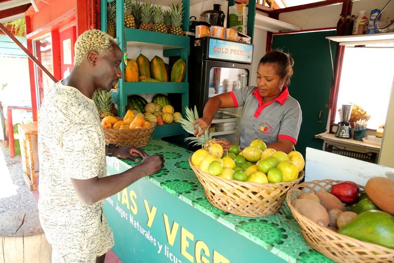 Survivor 3: Οι πρώτες στιγμές του Πάτρικ Ογκουνσότο στον Αγιο Δομίνικο [εικόνες] | iefimerida.gr 4