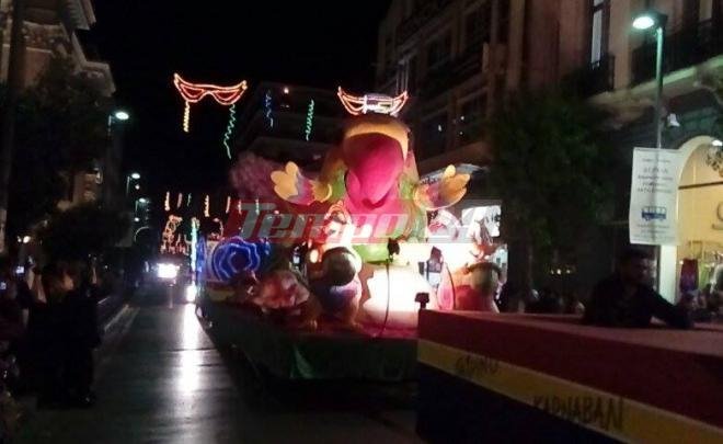 Ξεκίνησε το Πατρινό Καρναβάλι -Βγήκαν στους δρόμους τα άρματα [εικόνες & βίντεο] | iefimerida.gr 2