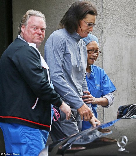 Ο πατριός της Κιμ Καρντάσιαν έγινε γυναίκα -Πλέον τον φωνάζουν Μπριζίτ [εικόνες] | iefimerida.gr 1