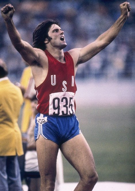 Ο πατριός της Κιμ Καρντάσιαν έγινε γυναίκα -Πλέον τον φωνάζουν Μπριζίτ [εικόνες] | iefimerida.gr 7