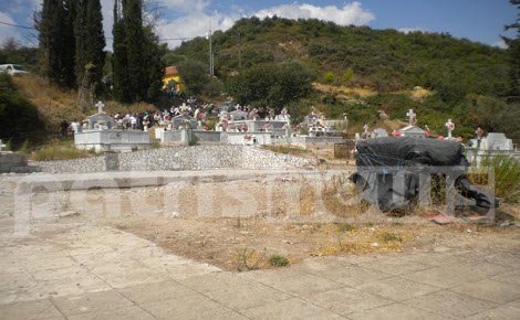 Απίστευο: Έκαναν κηδεία σε δημοτικό σχολείο της Ηλείας καθώς η εκκλησία γκρεμίστηκε από το σεισμό [εικόνες]   | iefimerida.gr 0