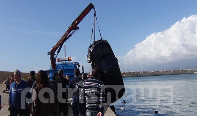 Τραγωδία στη Κυπαρισσία -Δυο νεαροί νεκροί από πτώση του οχήματός τους στο λιμάνι [εικόνα] | iefimerida.gr 0