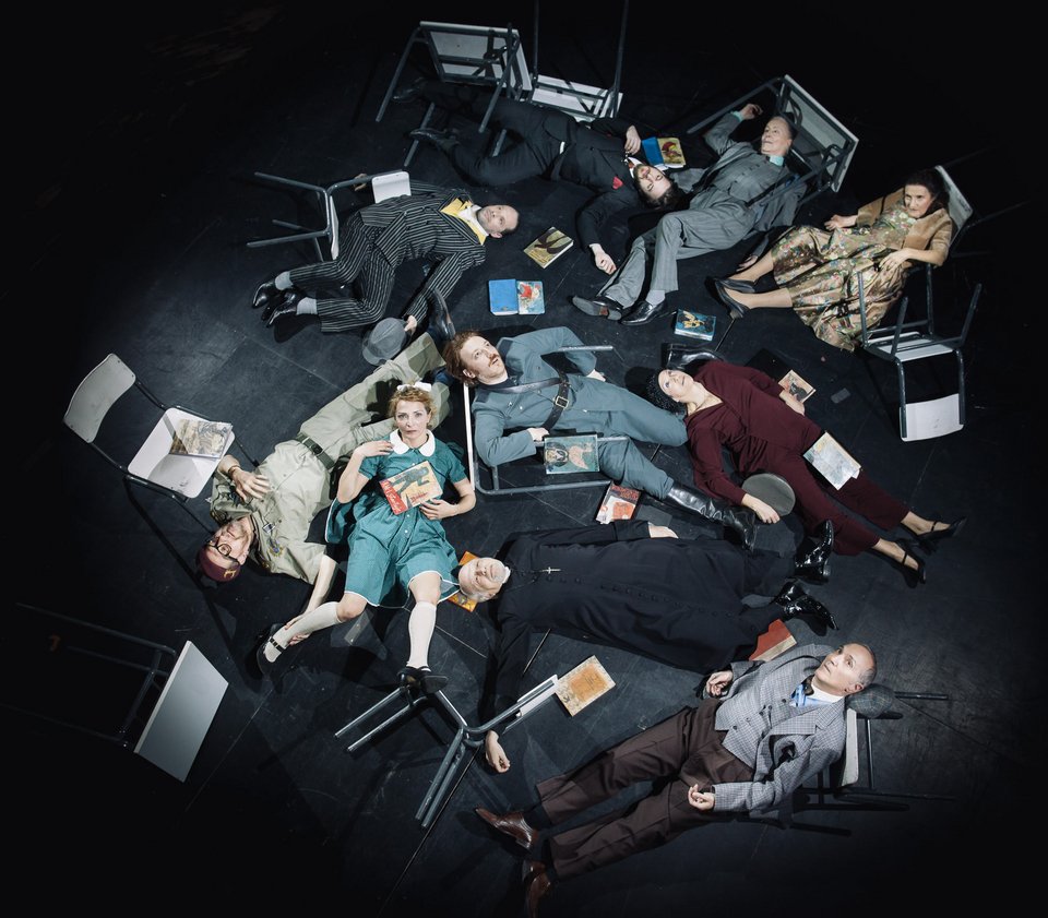 Η παράσταση του Εθνικού για τη θηριωδία των Ναζί στην Πολωνία [βίντεο & εικόνες]   | iefimerida.gr 2