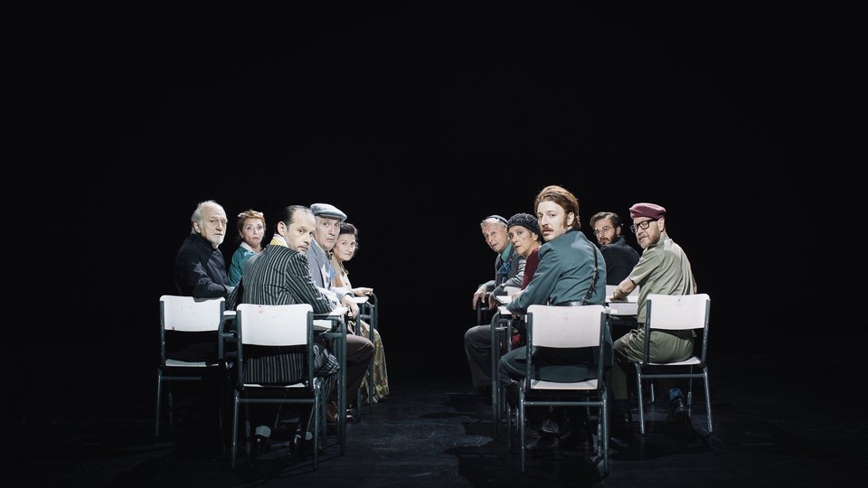 Η παράσταση του Εθνικού για τη θηριωδία των Ναζί στην Πολωνία [βίντεο & εικόνες]   | iefimerida.gr 0