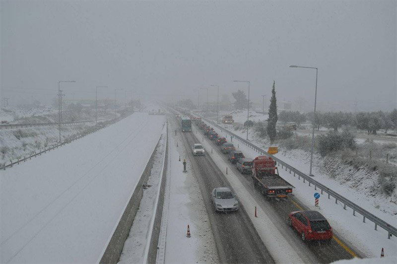 Επιμένει ο χιονιάς -Τεράστια προβλήματα σε όλη την Ελλάδα, δύο νεκροί | iefimerida.gr 43