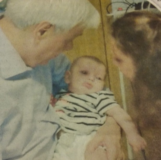 Ενας άλλος Προκόπης Παυλόπουλος -Στο σπίτι του, παίζει με τα εγγόνια του [εικόνες] | iefimerida.gr 2