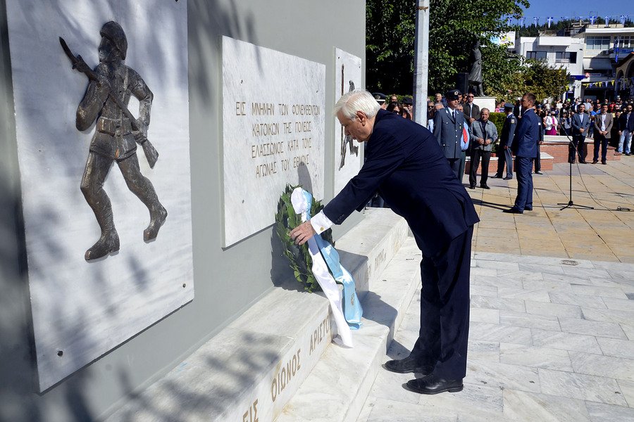 Το ιδιόχειρο σημείωμα του Προκόπη Παυλόπουλου στην Ελασσόνα [εικόνες] | iefimerida.gr 2