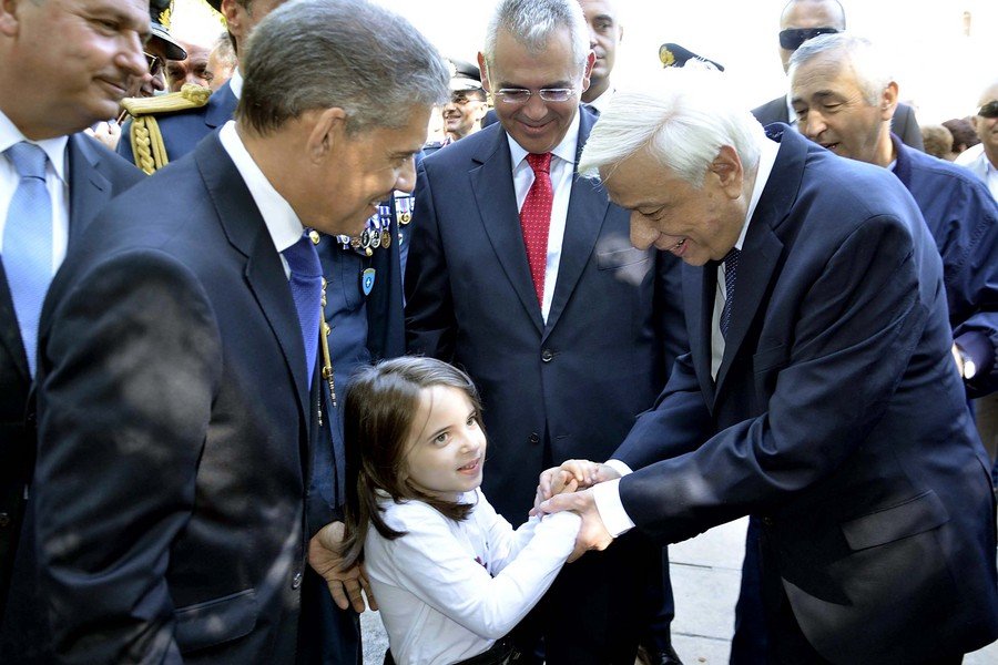 Το ιδιόχειρο σημείωμα του Προκόπη Παυλόπουλου στην Ελασσόνα [εικόνες] | iefimerida.gr 1