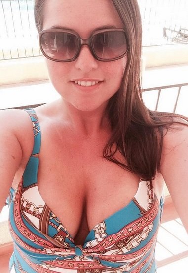 H 37χρονη γυναίκα βουλευτή των Εργατικών που έχει βάλει φωτιά στο διαδίκτυο με τις φωτογραφίες που ανεβάζει [εικόνες] | iefimerida.gr 5