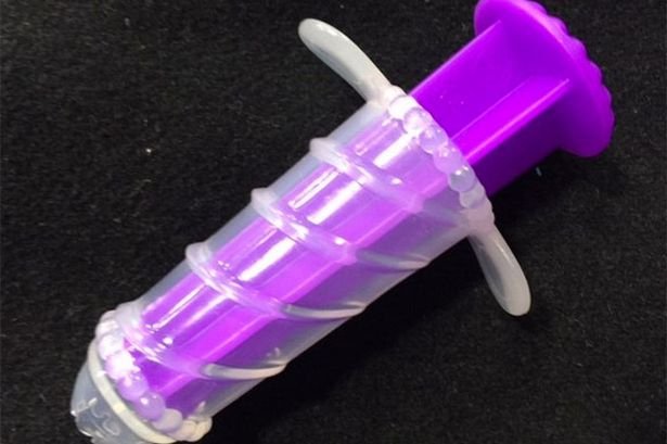 Σάλος με παιδικό παιχνίδι-Το εξάρτημα σε σχήμα ανδρικού φαλλού που εξόργισε τους γονείς [εικόνες] | iefimerida.gr 2