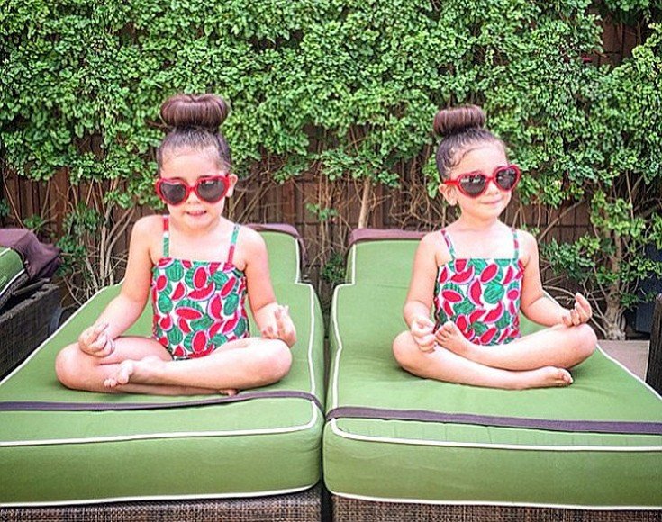 Δυο 4χρονες ποζάρουν σαν την Οντρεϊ Χέπμπορν και τρελαίνουν το ίντερνετ [εικόνες]  | iefimerida.gr 6