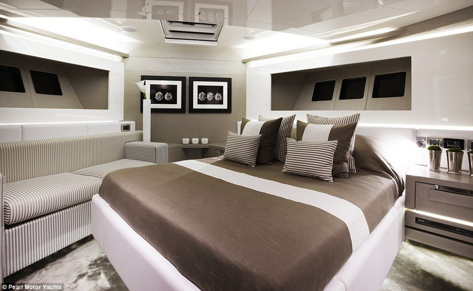 Μέσα στις πιο ακριβές θαλαμηγούς -Πλωτά παλάτια που αγγίζουν το όνειρο [εικόνες] | iefimerida.gr 8