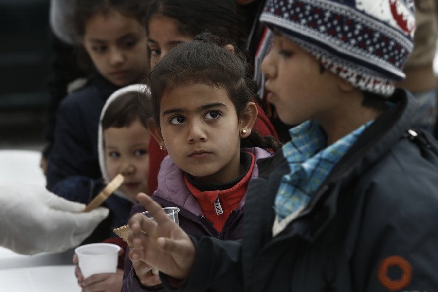 Απέραντος καταυλισμός ο Πειραιάς -Πάνω από 5.000 μετανάστες στο λιμάνι [εικόνες] | iefimerida.gr 6
