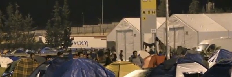 Χάος στον Πειραιά: Αγριες συμπλοκές ανάμεσα σε Αφγανούς και Σύρους | iefimerida.gr 3