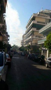 Πυρκαγιά σε διαμέρισμα στον Πειραιά -Πυροσβέστης έσωσε βρέφος [εικόνες & βίντεο] | iefimerida.gr 0