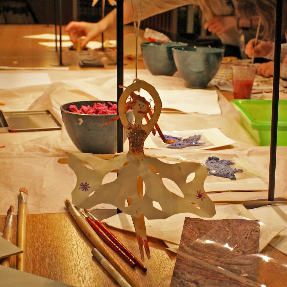 Εργαστήρι χάρτινης δημιουργίας στο Ιστορικό Αρχείο ΠΙΟΠ | iefimerida.gr 0