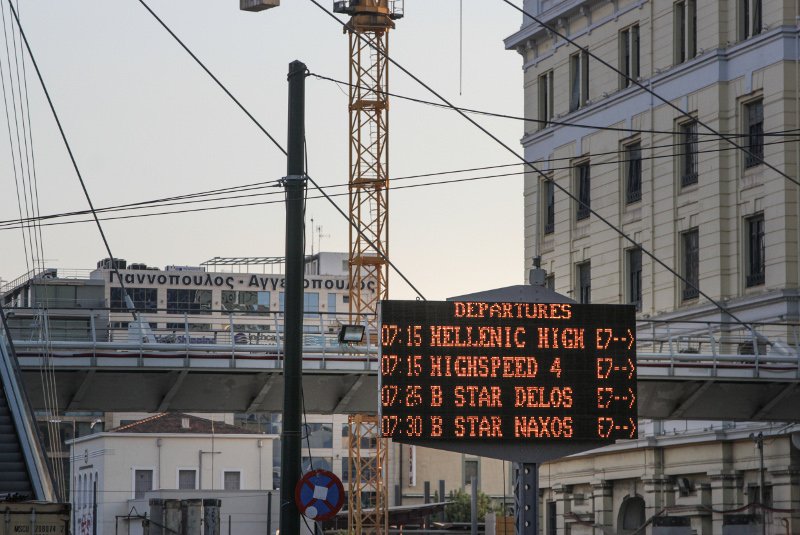 Η μεγάλη έξοδος: Εκδρομείς εγκαταλείπουν την Αθήνα με πλοία, αεροπλάνα και λεωφορεία | iefimerida.gr 3