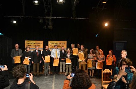 Ο πρώην πρύτανης του πανεπιστημίου Αθηνών σάρωσε σε βραβεία υποκριτικής στο Λονδίνο [εικόνες] | iefimerida.gr 1