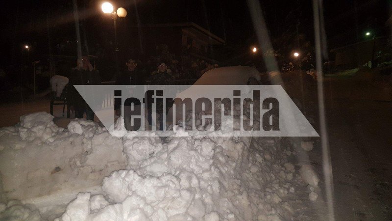 Πέλλα: Ενάμιση μέτρο χιόνι, παγωμένοι δρόμοι και μείον 5 θερμοκρασία [εικόνες] | iefimerida.gr 0