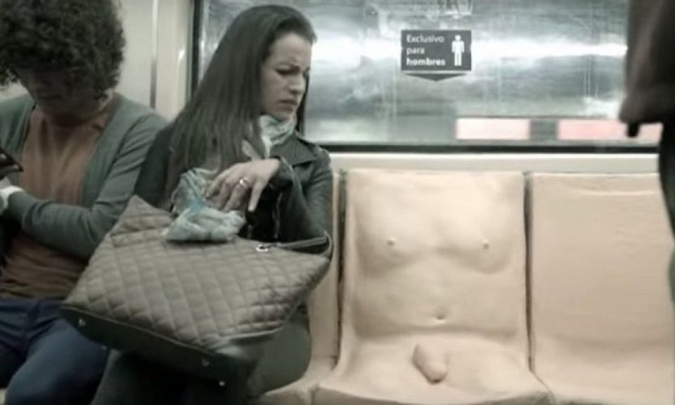 Στο Μεξικό, ένα κάθισμα-πέος εναντίον της σεξουαλικής παρενόχλησης [εικόνες] | iefimerida.gr 1