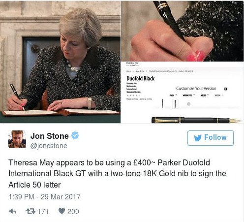 Με ροζ νύχι και πένα 400 λιρών υπέγραψε το Brexit η Τερέζα Μέη [εικόνες] | iefimerida.gr 1