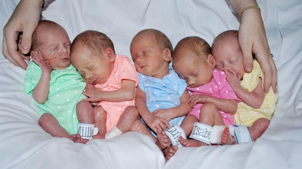 Πεντάδυμα: Tο «θαύμα» των Χριστουγέννων για ένα ζευγάρι απ' την Αριζόνα [εικόνες]  | iefimerida.gr 2