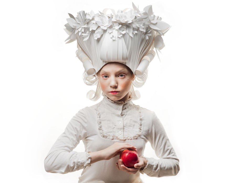 Εφήμερα έργα τέχνης: Μπαρόκ περούκες από χαρτί [εικόνες]  | iefimerida.gr 1