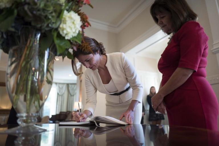 Οι υπέροχες γόβες της Περιστέρας -Προτίμησε Ελληνες σχεδιαστές [εικόνες] | iefimerida.gr 6