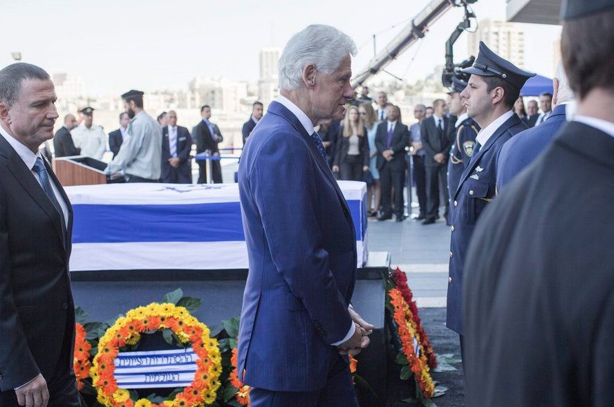 Σε λαϊκό προσκύνημα η σορός του Σιμόν Πέρες -Την Παρασκευή η κηδεία [εικόνες &amp; βίντεο] | iefimerida.gr 0