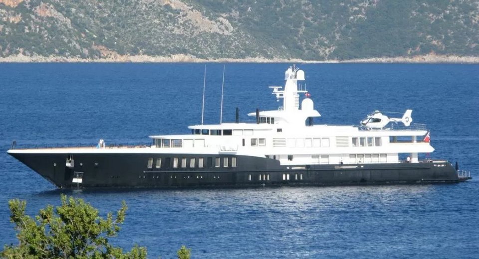 Αφωνοι όλοι στην Κεφαλονιά με το γιοτ του Ιταλού βασιλιά της τσίχλας -Χλιδή σε 81 μέτρα [εικόνες] | iefimerida.gr 0